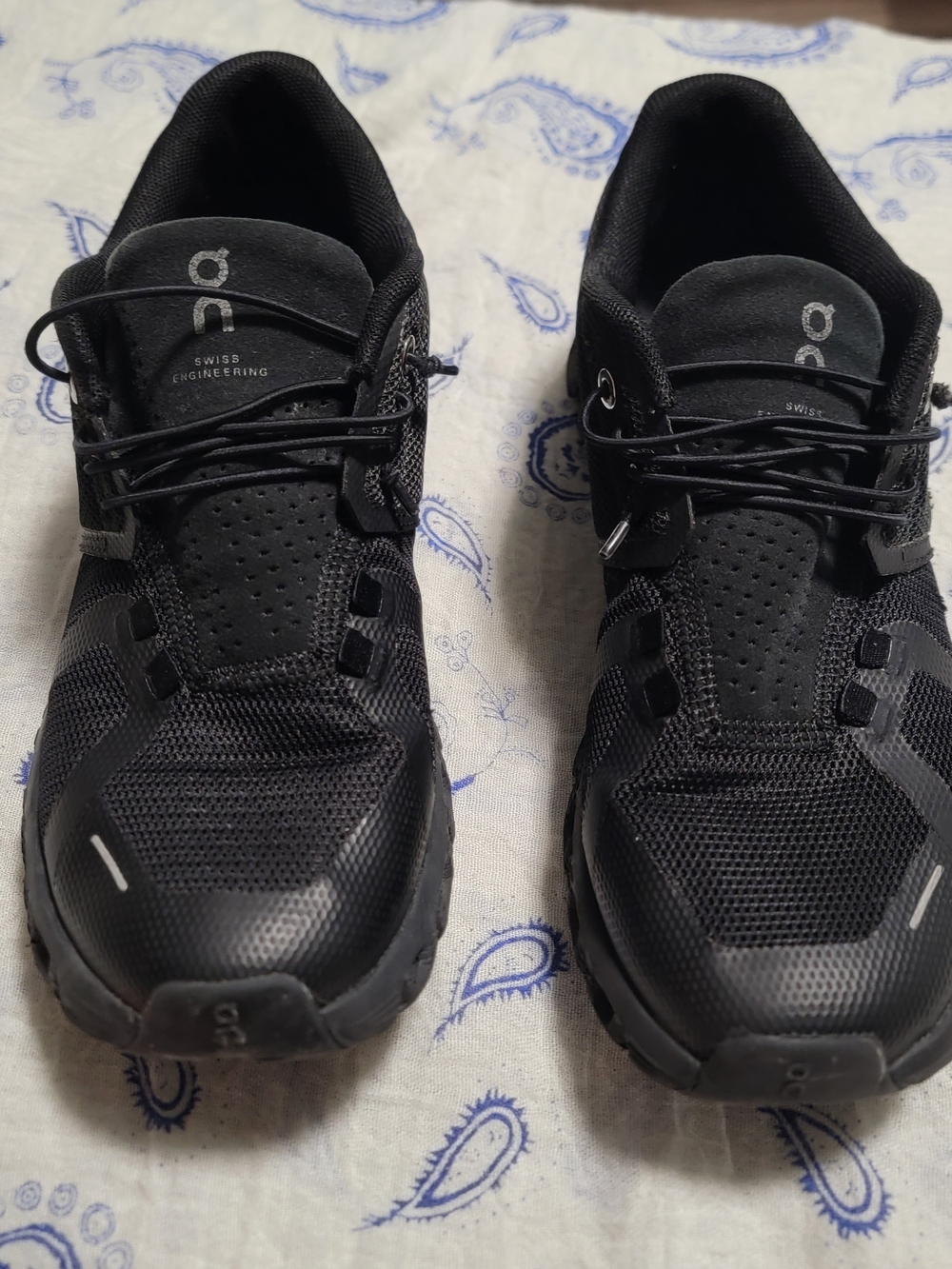 On Running Running Men’s Cloudswift Black Performance Sneakers